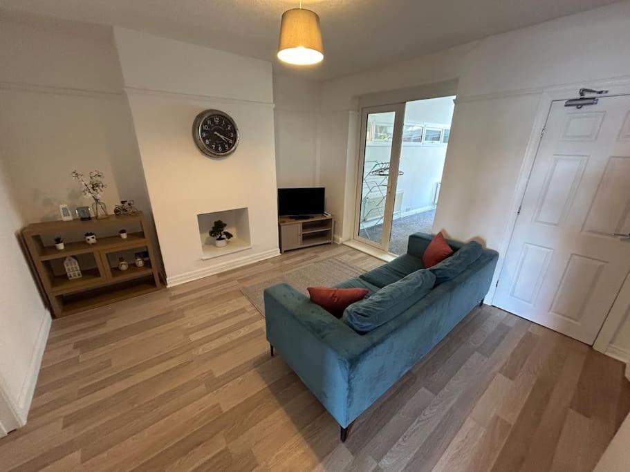 Modern & Spacious 4 Bedroom Home Crewe Εξωτερικό φωτογραφία