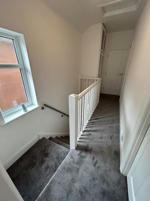 Modern & Spacious 4 Bedroom Home Crewe Εξωτερικό φωτογραφία